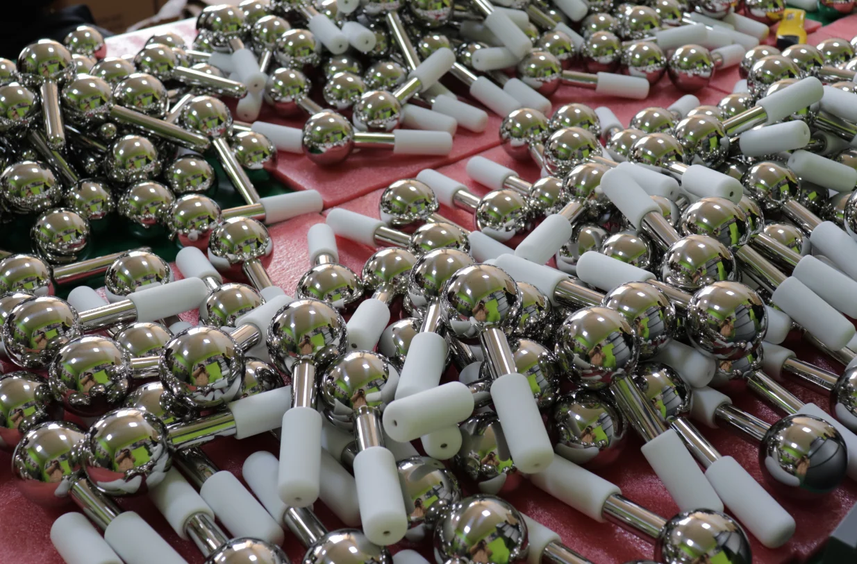 New arrivals rotation Skin Face Beauty Tools Silicone Handle Facial Cooling Stainless Steel Ice Globes