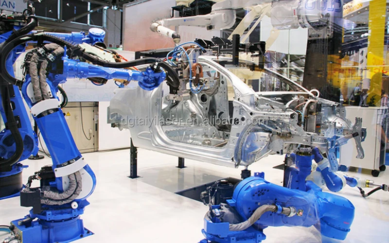 Yaskawa Automatic Fiber Laser Cutting Machine 200W 3000W 6000W With High Accuracy 6 Axis Robot Arm