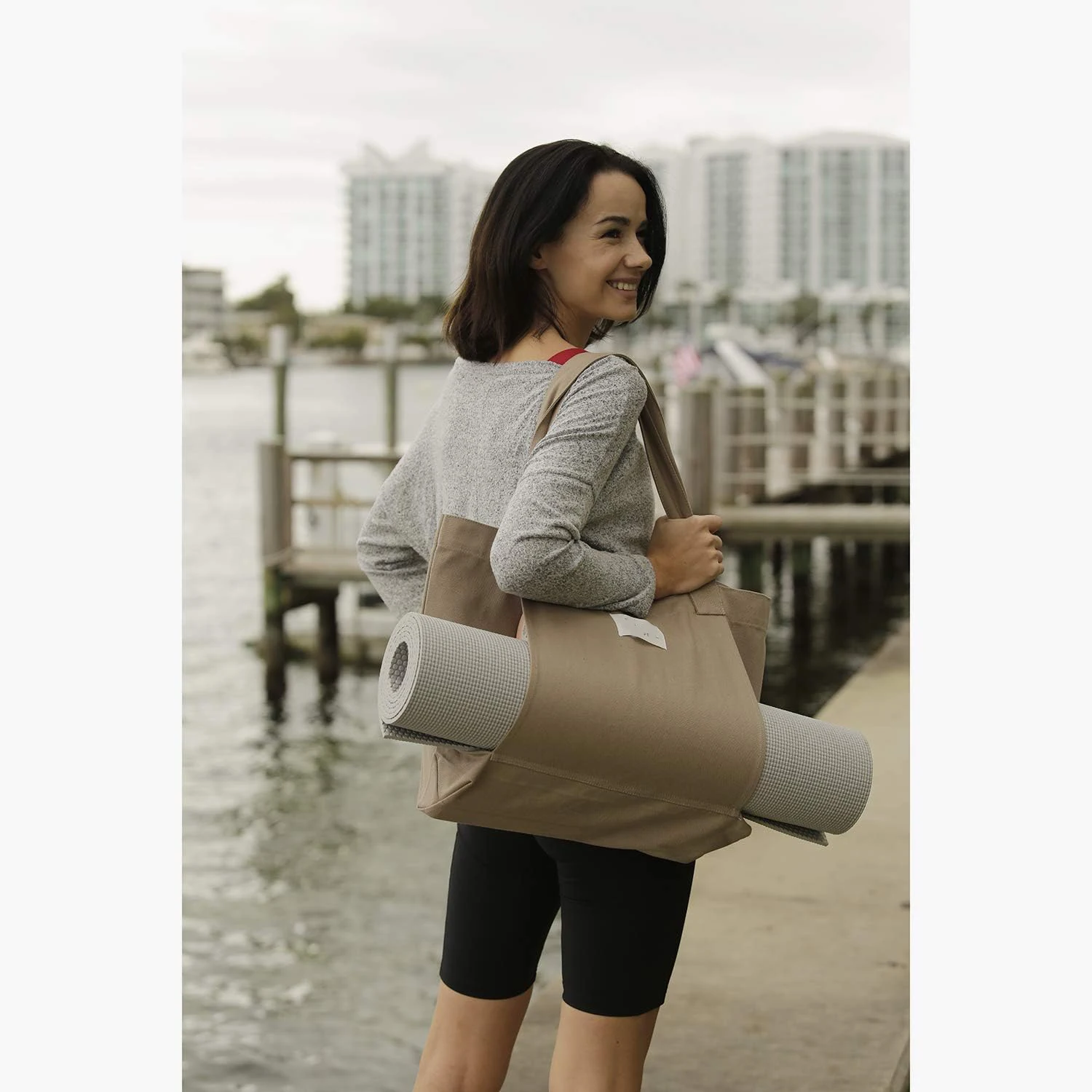 Wholesale Sports Fitness Pula Shoulder Canvas Tote Brown Yoga Mat Bag Custom Logo With Mat Carrier Pocket
