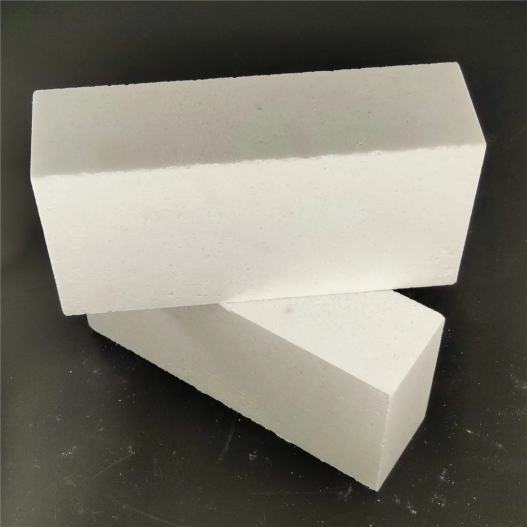 Thermal shock resistant corundum mullite bricks for industry kilns