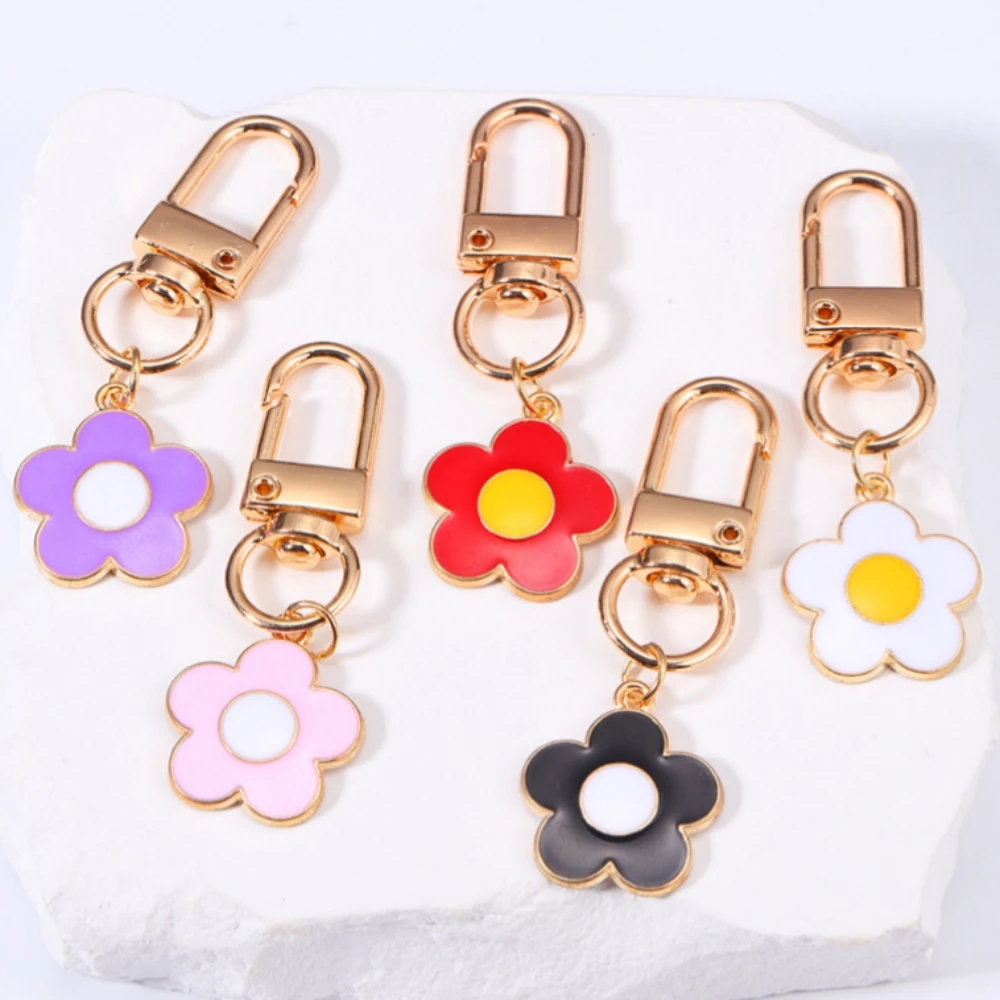 Promotional Keyholder Souvenirs Keyring Cute Flower Shape Metal Keychain Custom Logo Enamel Key Chain For Women Bag Accessories