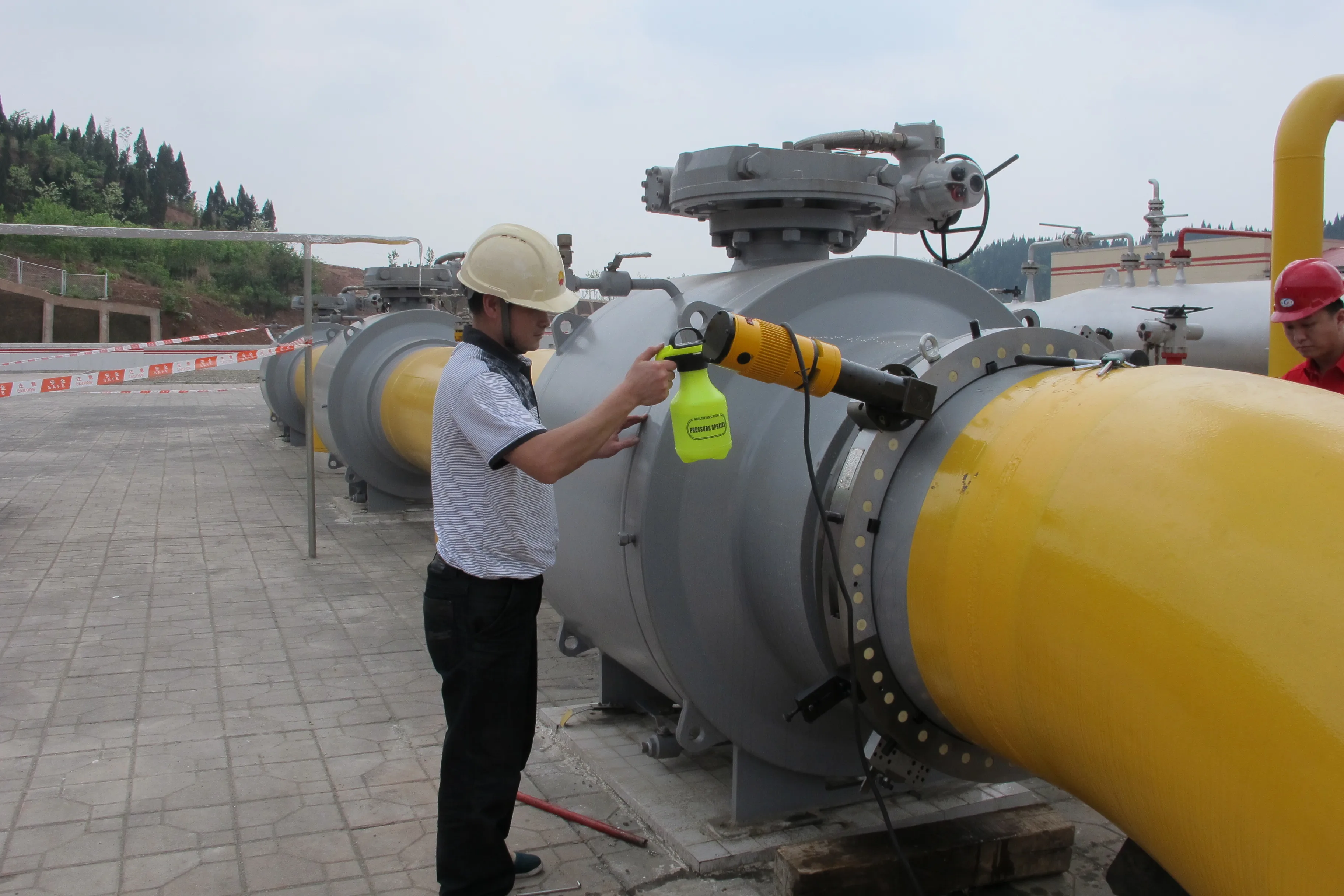 Portable Horizontal Split frame Single end Pneumatic Drive  cold pipe cutting beveling machines for tube and bar