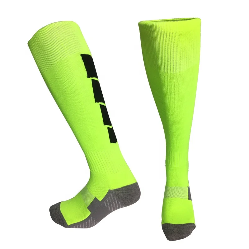 High quality fashion athletic wholesale grip anti slip cotton men football custom logo sports soccer socks
