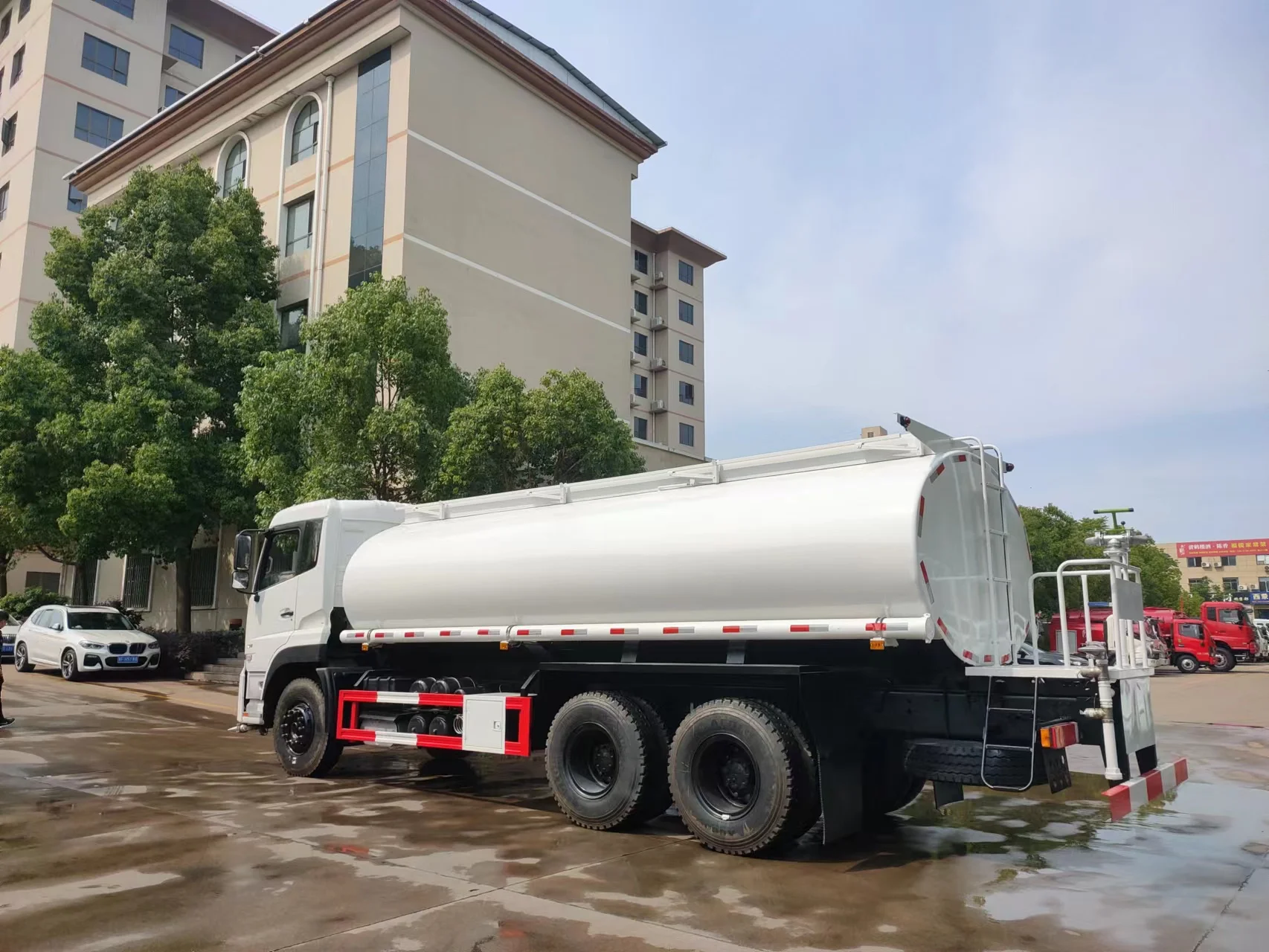 New DongFeng 15CBM water trucks15000 liters water tank truck for sale
