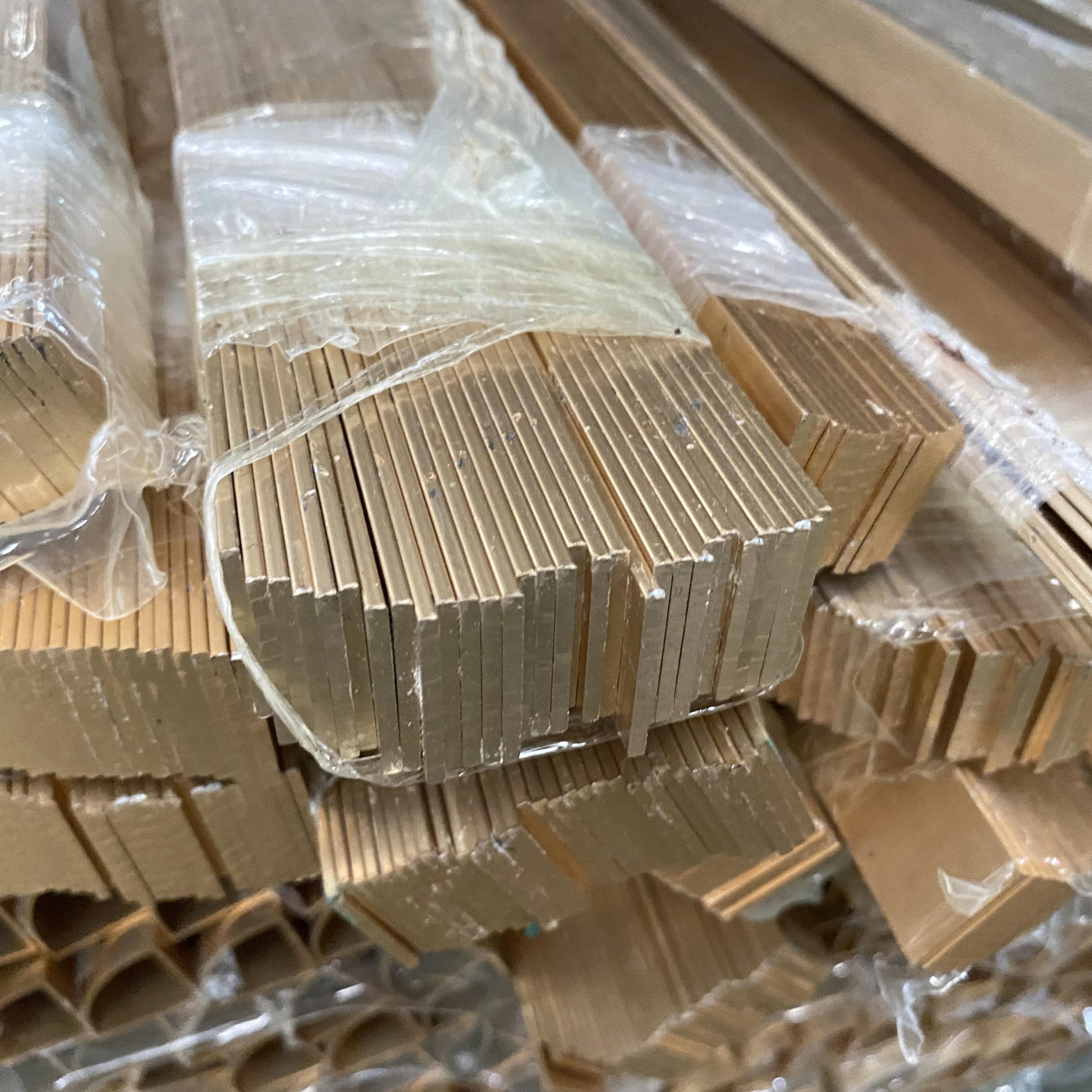 Hot Sell Decorative Flat Bar Golden Color Aluminium Flat Bar With Bright Surface