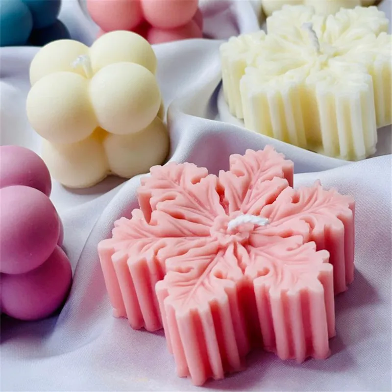 DGC Christmas Pink Candles Handmade Soy Wax Aromatherapy Home Fragrance Decor Novelty Snowflake Scented Candle