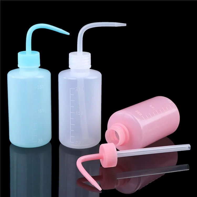 Plastic 250ml 500ml washing bottle with graduation scale with pink blue white color