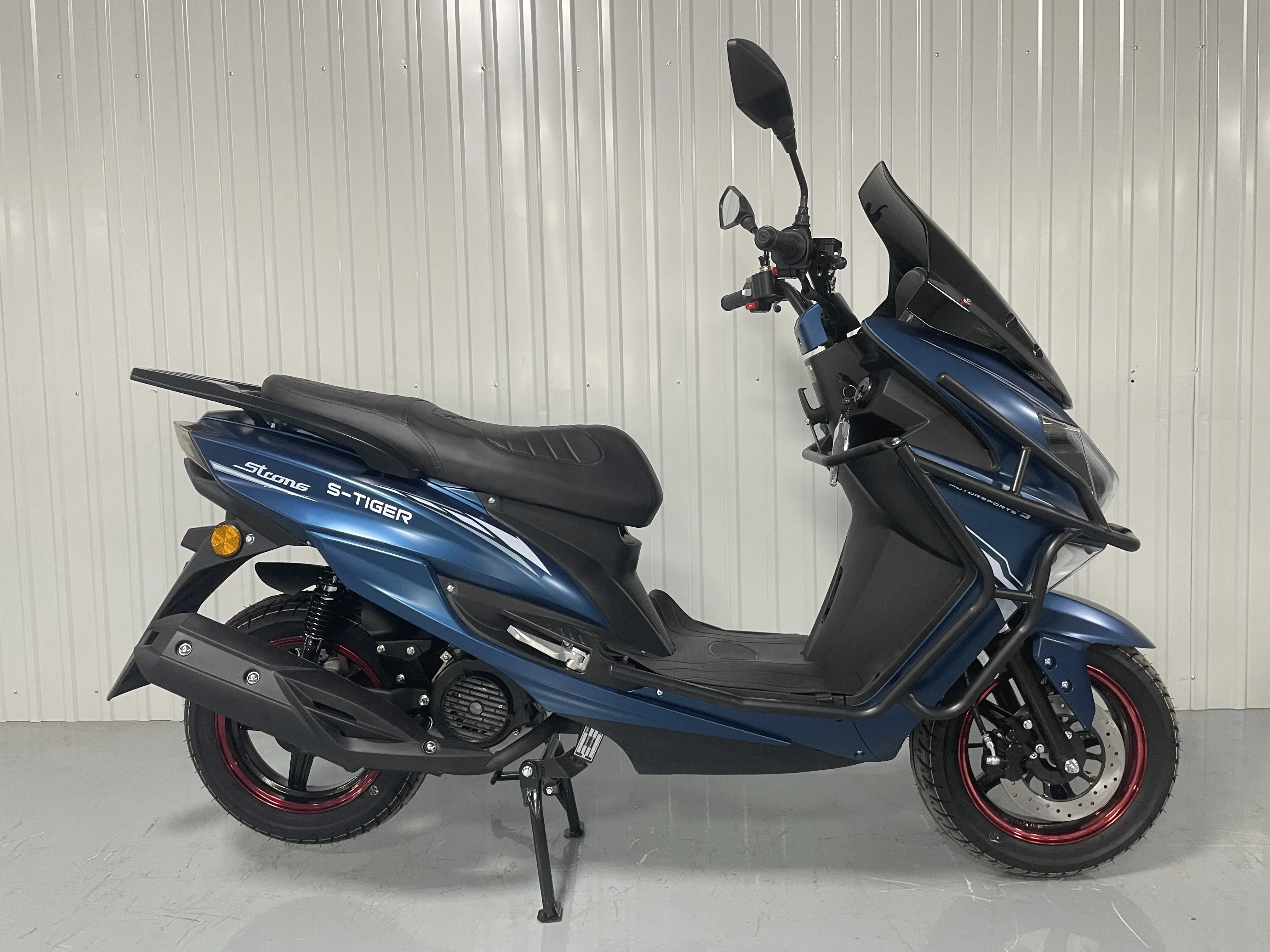 125cc/150cc hot selling gasoline scooter with best price and good condition