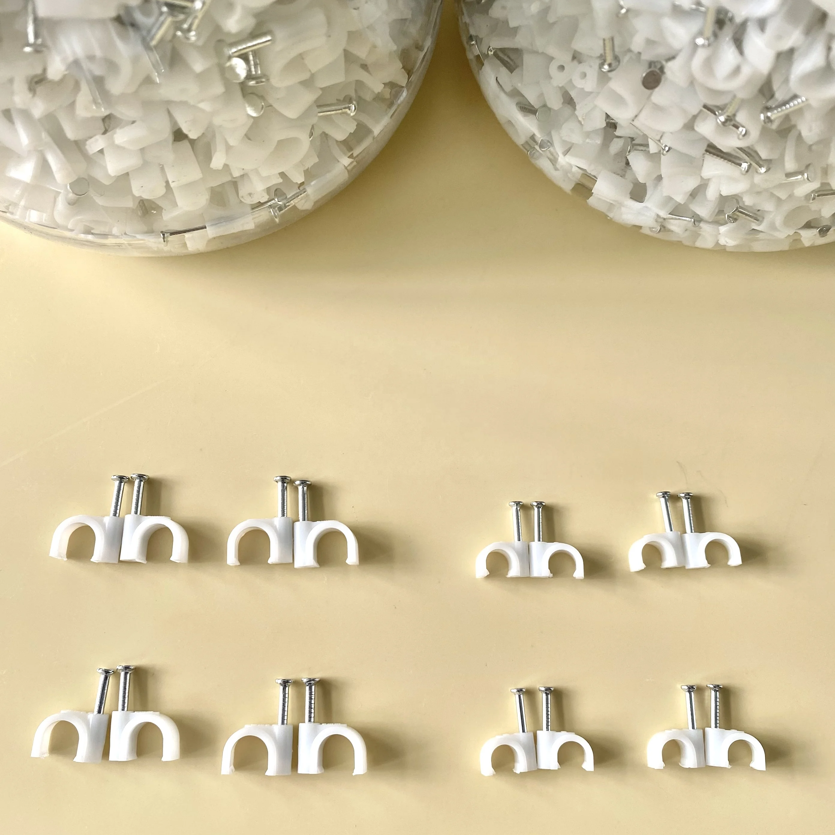 Hot Sale White Cable Clips with Steel Nails Wire and Cord Clips for Wall Mounting Cable Management Tiles Accessories