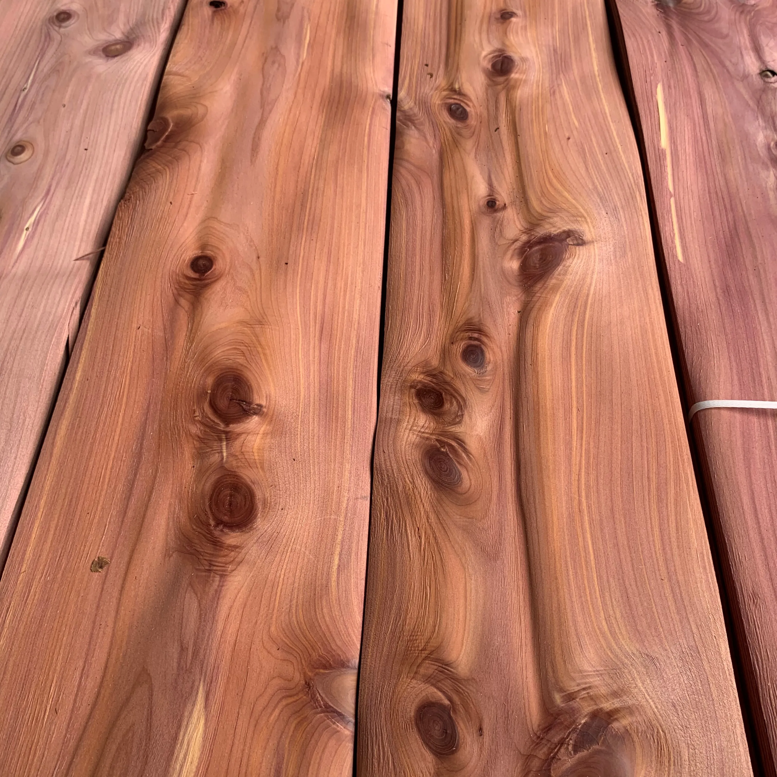 High gloss natural solid wood veneer corrosion resistance American eastern red cedar veneer for outdoor decorating panel