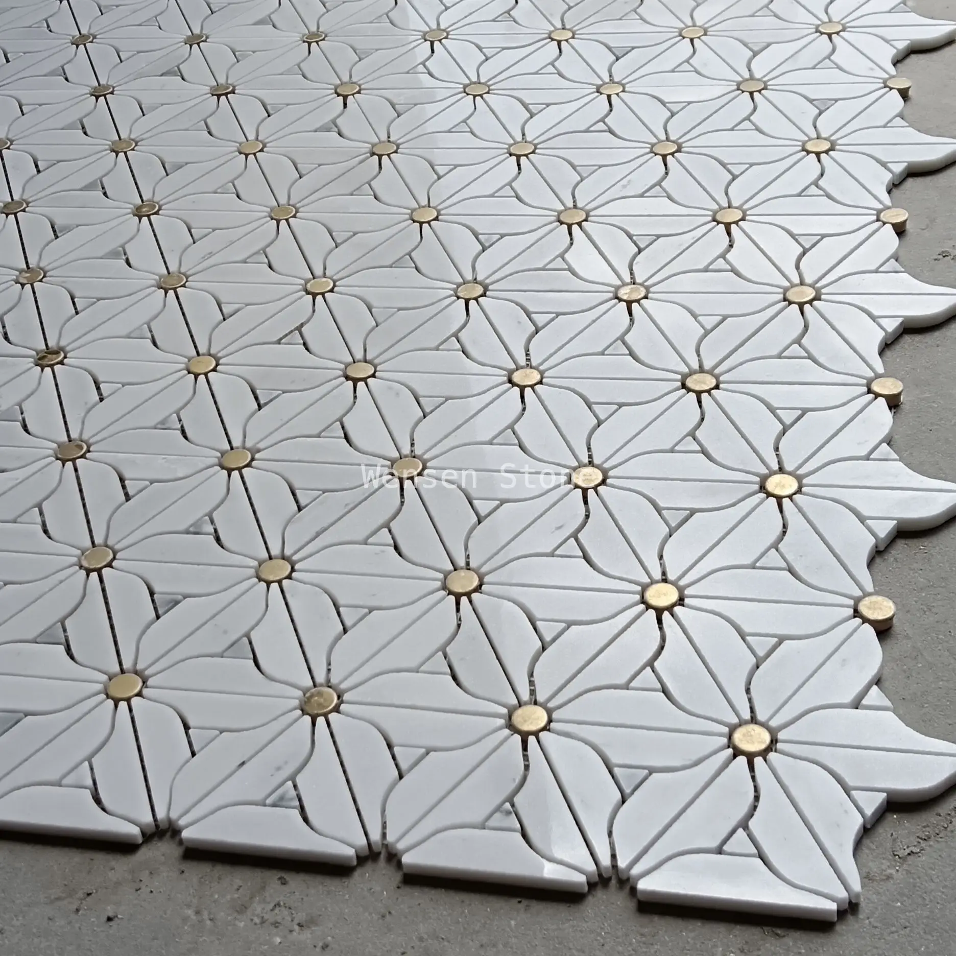 Декоративная мозаичная плитка белая мраморная мозаика полы смесь латунная