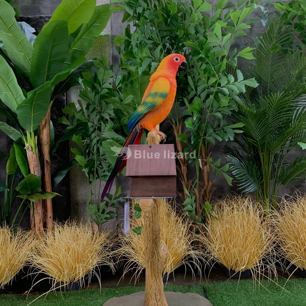 Blue Lizard Realistic Large Animatronics Animal Live Size Woolly Animatronic Parrot Sun Conure Model for Children Park