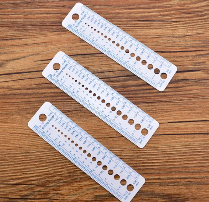 Hot Sale Plastic Ruler Shape Knitting Measure Tools Knitting Needle Gauge  measuring needle sweater tool