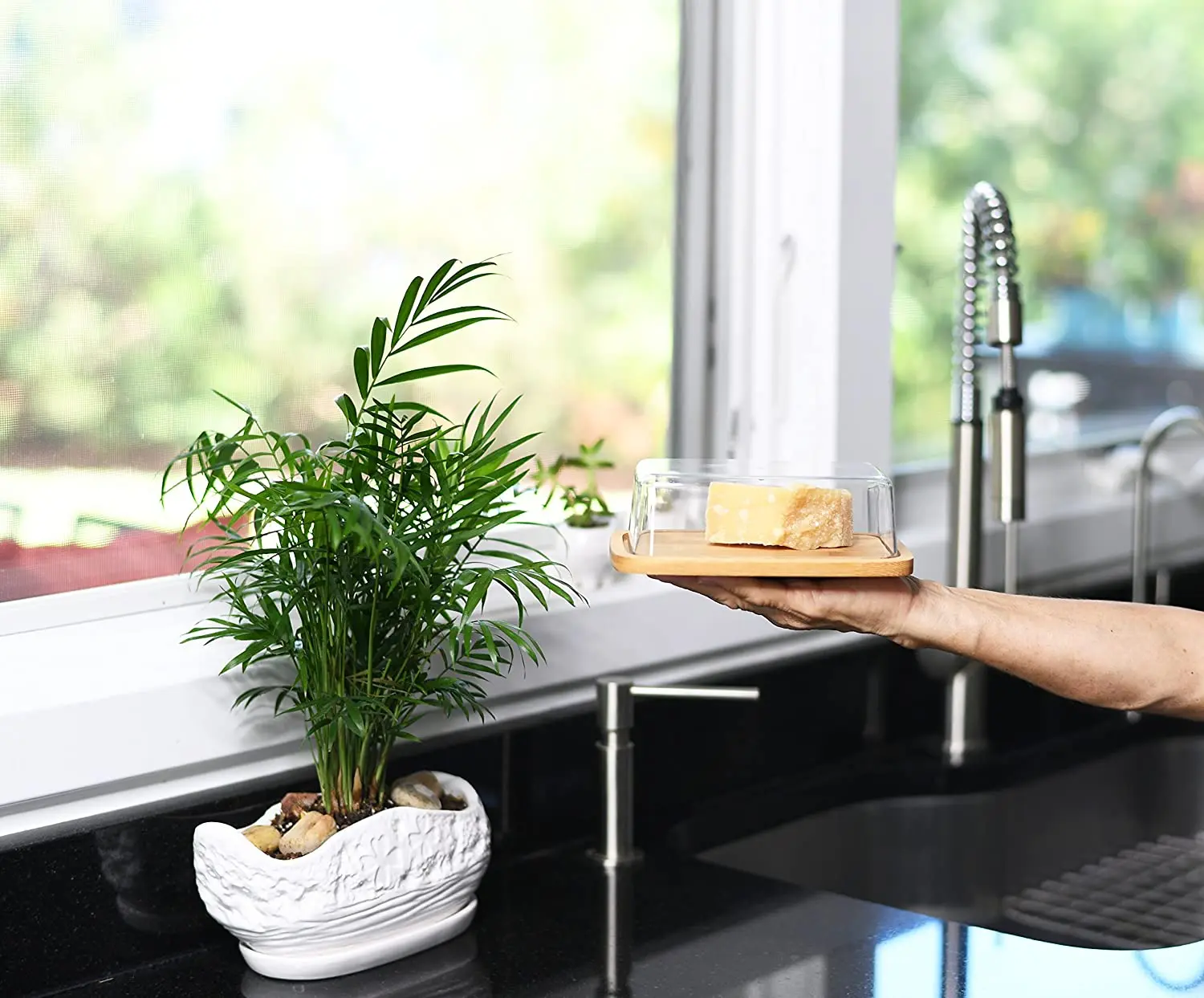 Easy to Use and 100% Food Safe high borosilicate glass butter dish with cover bamboo