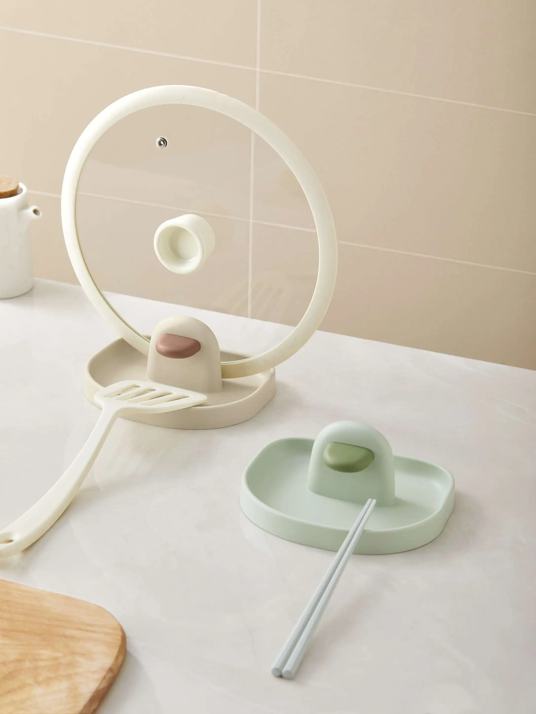 Cartoon Design Home Kitchen Storage Rack Plastic Cutting Board Rack with Sink Stand Lid Frame Rack Perforation-Free