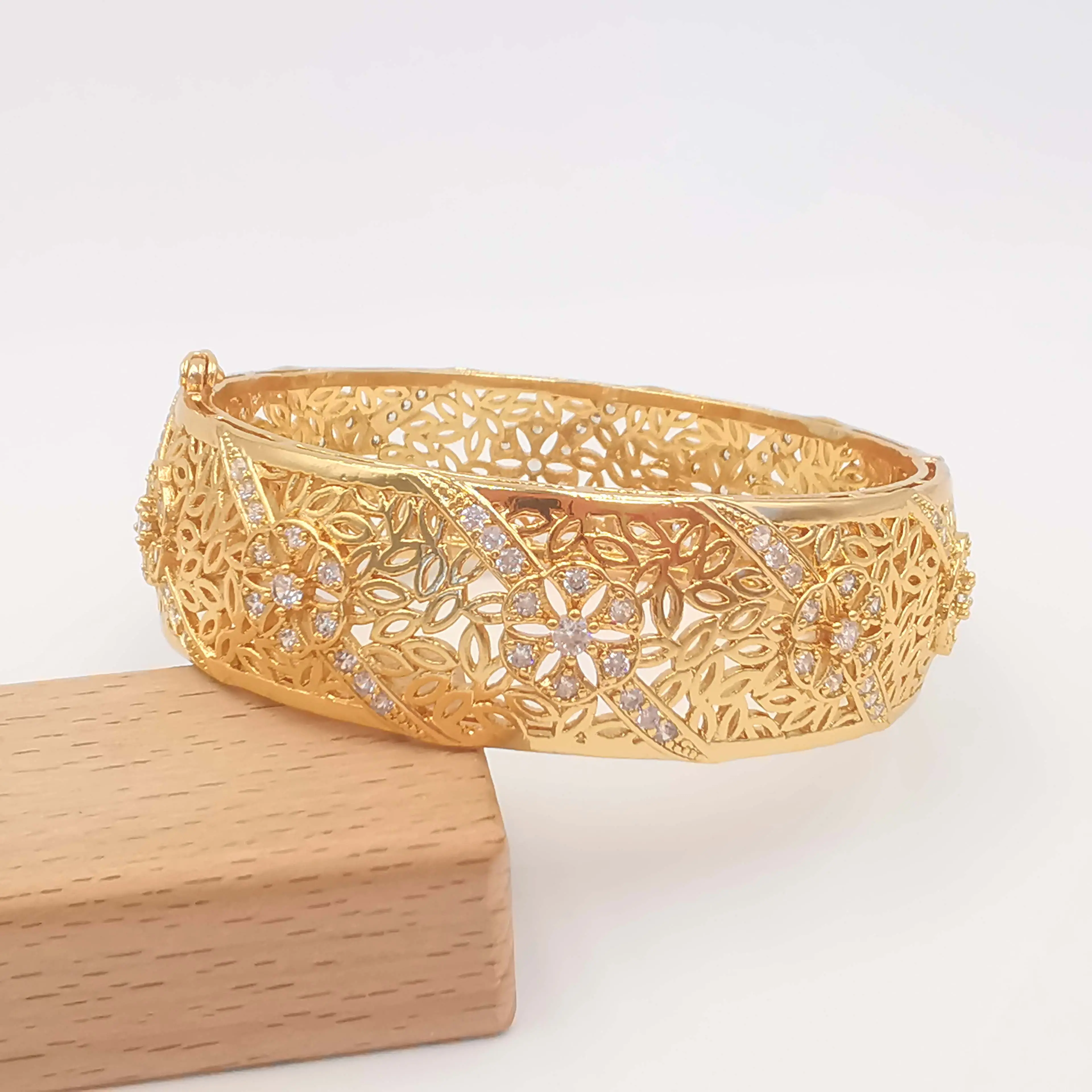 Dubai style wholesale new design bridal bangles  18k gold plated zircon brass luxury high quality for women