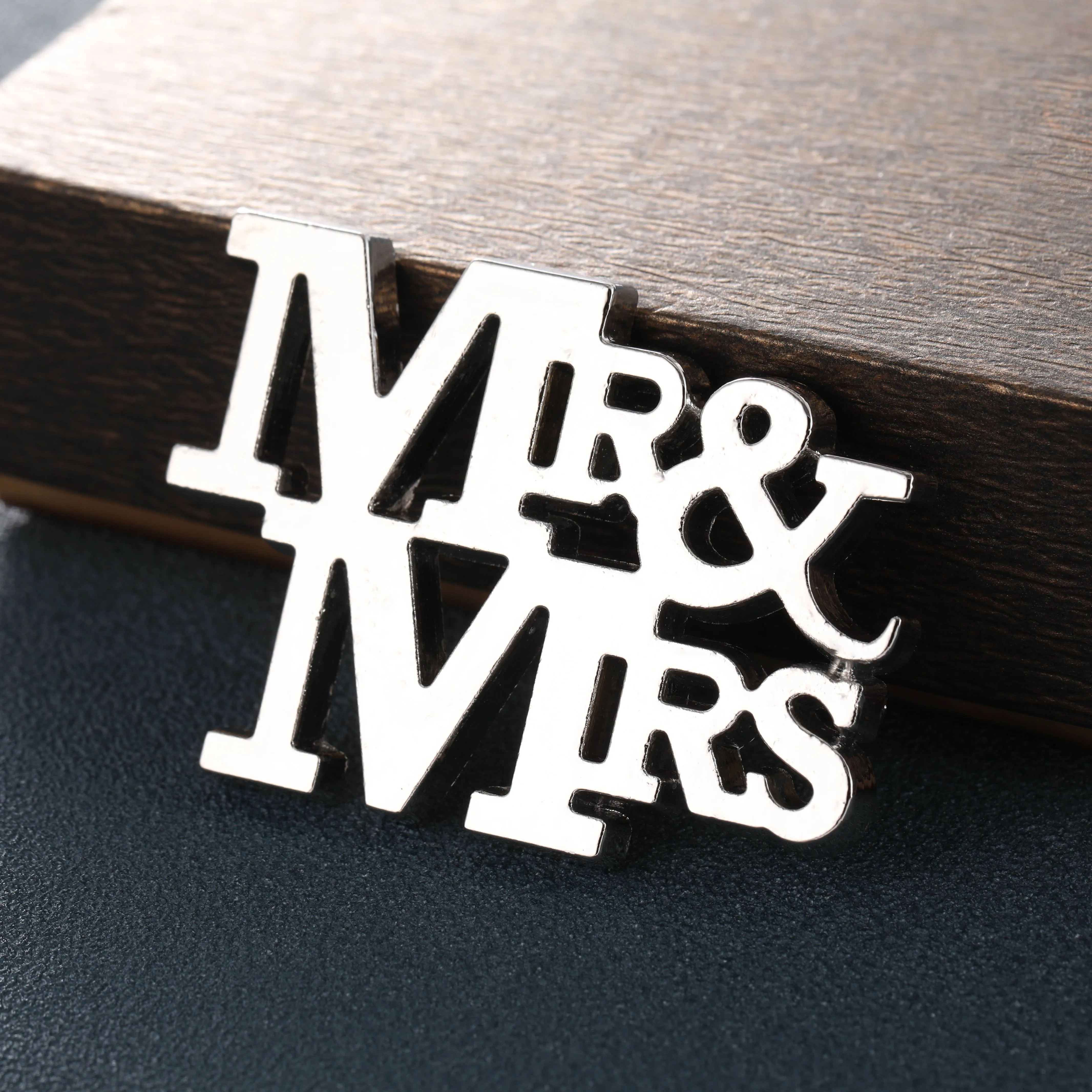 
Wedding Favors Elegant Box Mr and Mrs Design Bottle Opener 