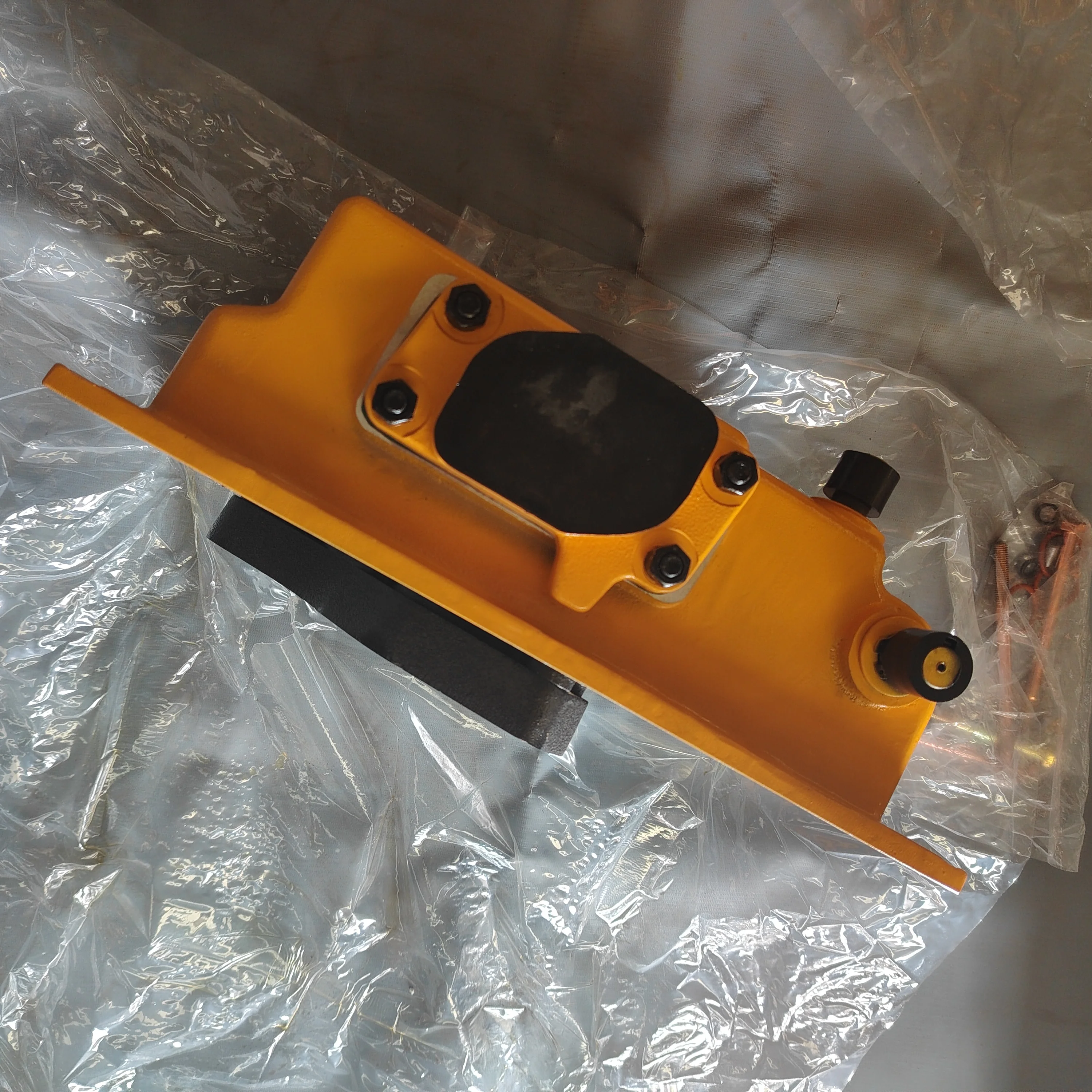 shantui sd22 transmission control valve 154-15-35000