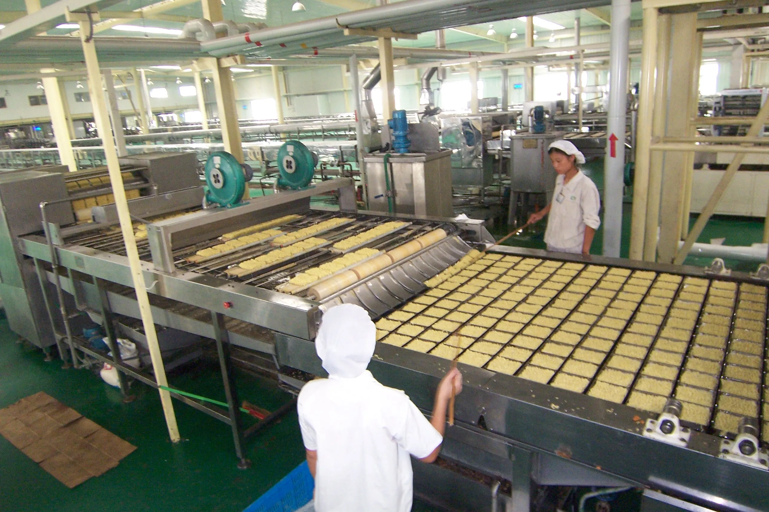 PLC Automatic Flour Cup Noodle Making Machine/Bag Fried Instant Noodle Production Line