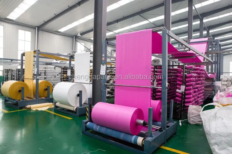 China Polypropylene Woven Bag Fabric Pp Roll PP material fabric roll For PP Bags Making