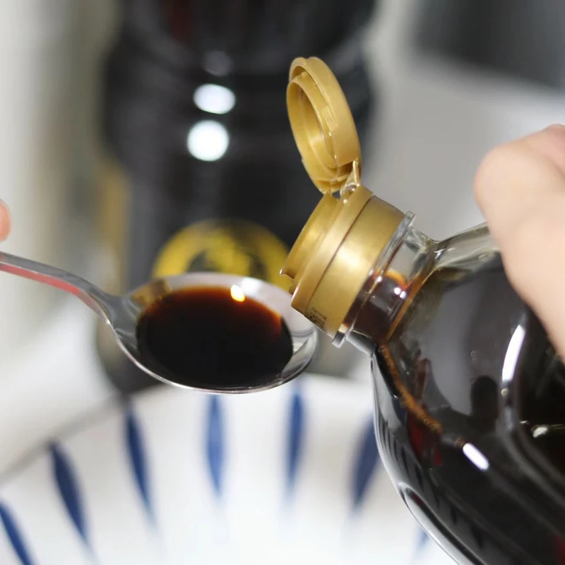 Qianhe Factory Asian Low Sodium Soya Sauce Manufacturer Bulk Wholesale 1.8l Soja Superior Light Soy Sauce For Restaurant