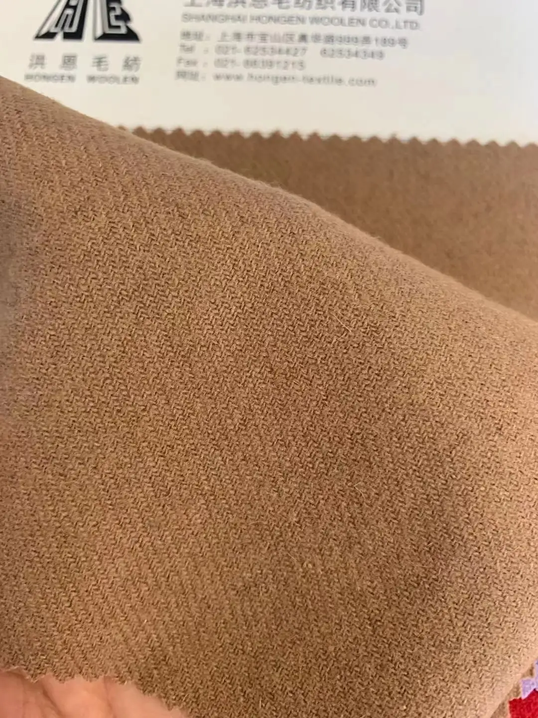  Высококачественная элегантная однотонная саржевая Женская осенне-зимняя одежда Фланцевая ткань