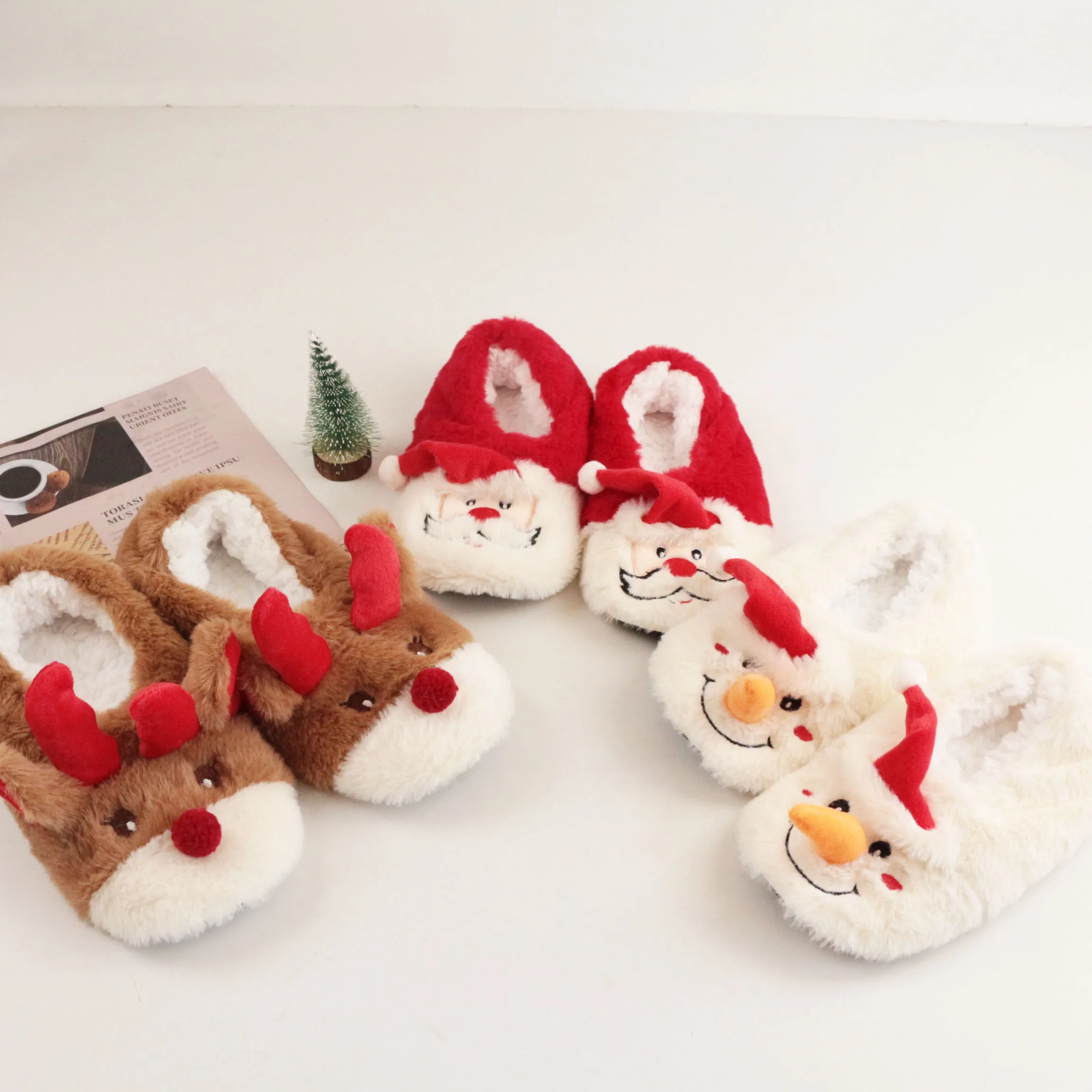 Factory Customized Christmas Adult Indoor Slippers Soft Shoe Winter Women Men Plush Slippers Warm Festival  Baby  Flip Flop