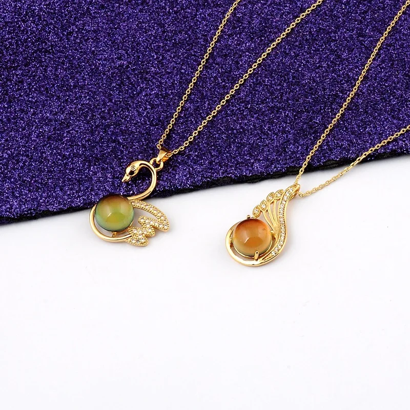 Aug jewelry New simple thermochromic stone swan pendant necklace fashion personality clavicle chain necklace