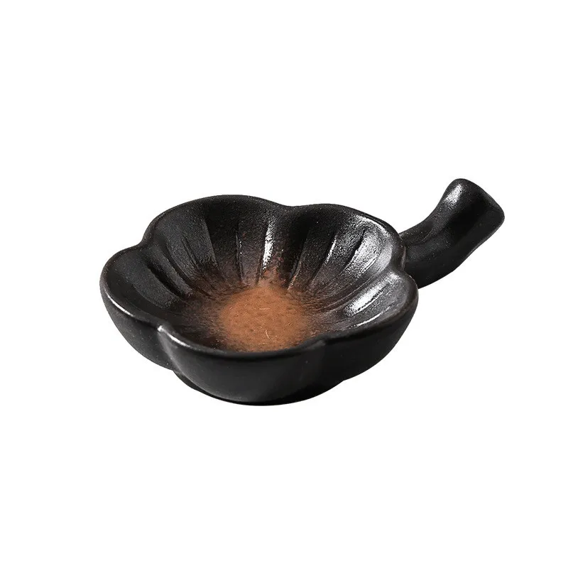 High-end Japanese Retro Plum Blossom Shape Tableware Restaurant Ceramic Sauce Dish Plate