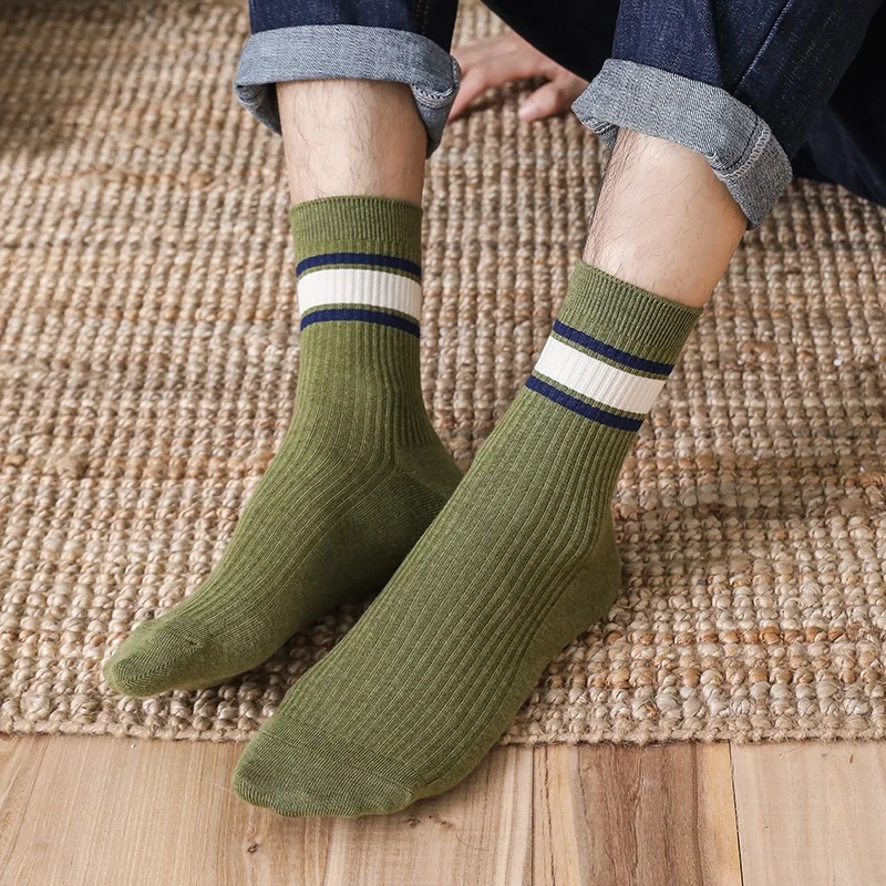 green Cotton Men Socks Manufacturer Sport Athletic Crew Socks Cheap Custom Logo Cycling Terry Socks