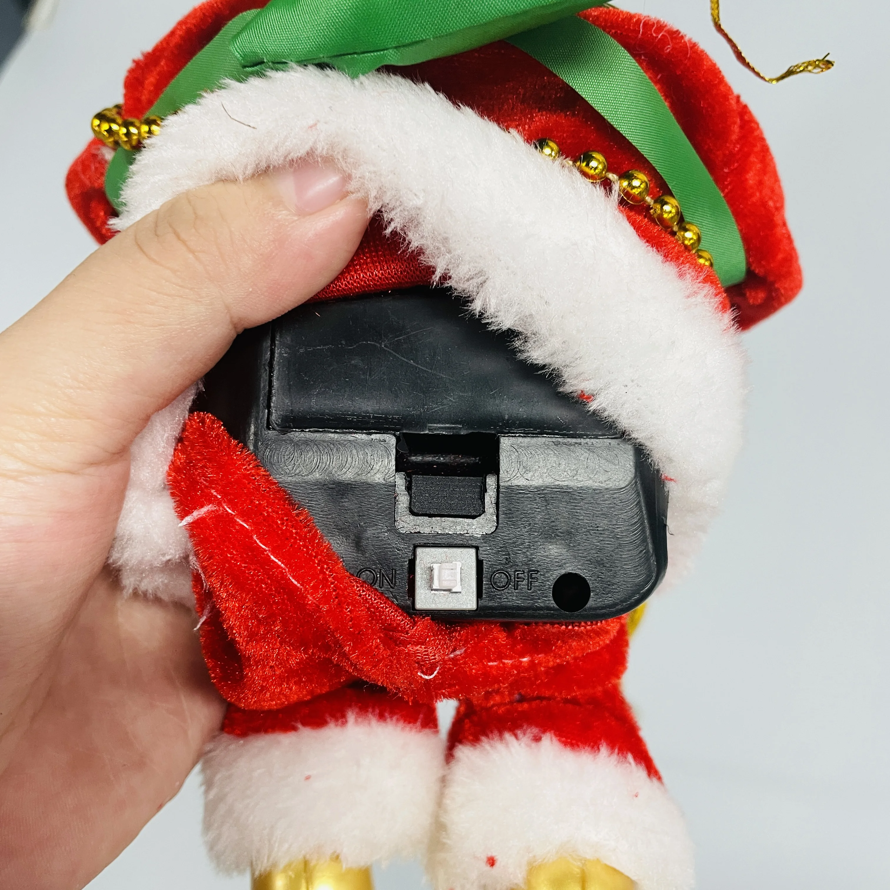 2024 Hot Selling Christmas Decorations Toy Electric Climbing Ladder Santa Claus Christmas Gifts Santa Claus Climbing the Chimne