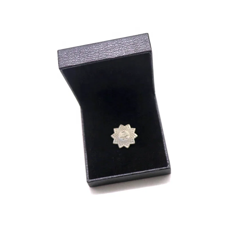 Metal Material and Badge & Emblem Product Type custom lapel pins Saudi Vision 2030 Pin