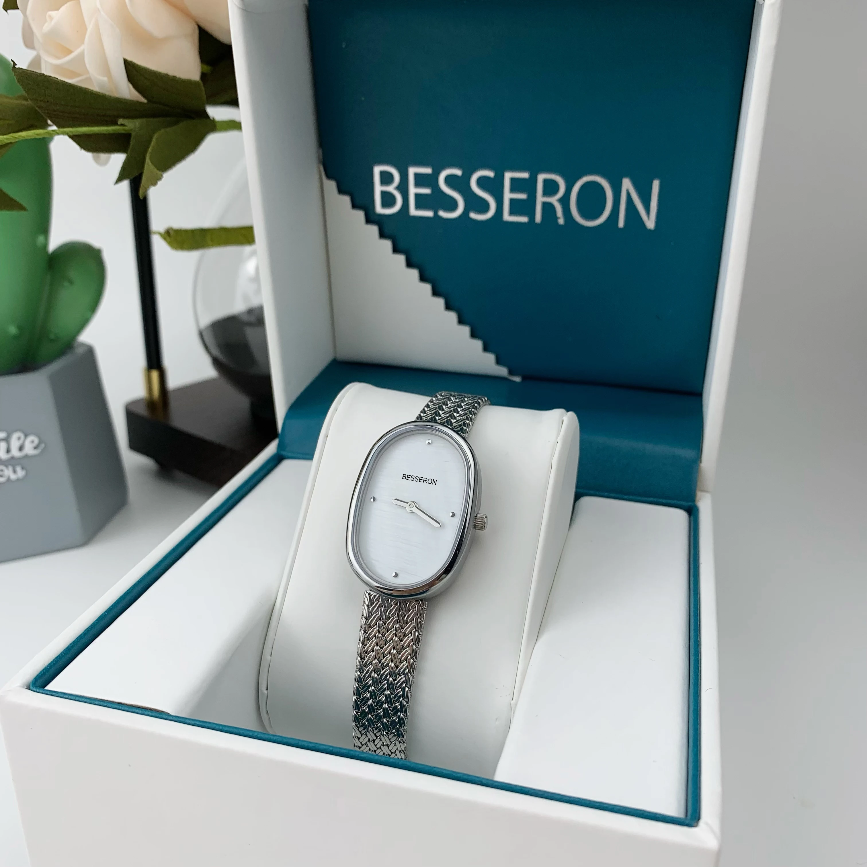 Customizable Bracelets Women Watch Oval Luxury Stainless Steel Quartz Watch 18K Gold Plating Jewelry Ladies Watch