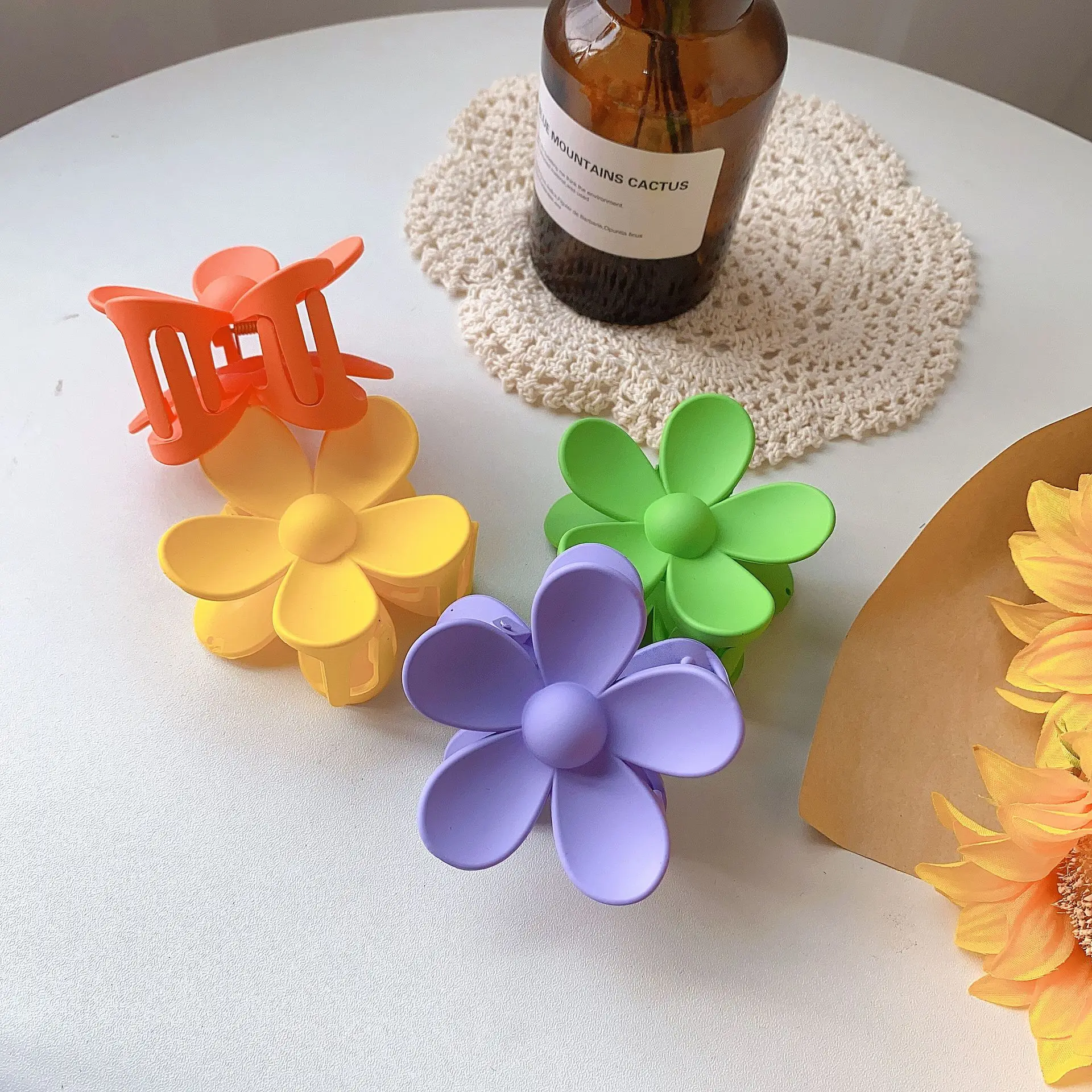 Custom Spring and summer new style candy color sweet flower hair grasps bath hair claw