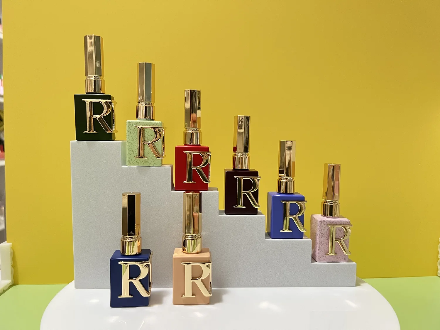 15ml Custom Color Logo Artwork Printing Empty Square UV Proof Gel Glass Nail Polish Bottle with Color Matched Cap