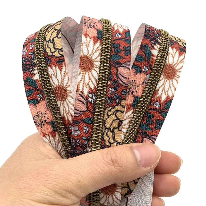 Wholesale bags #5 nylon roller zipper multicolor teeth vision long printed zipper tape for garment