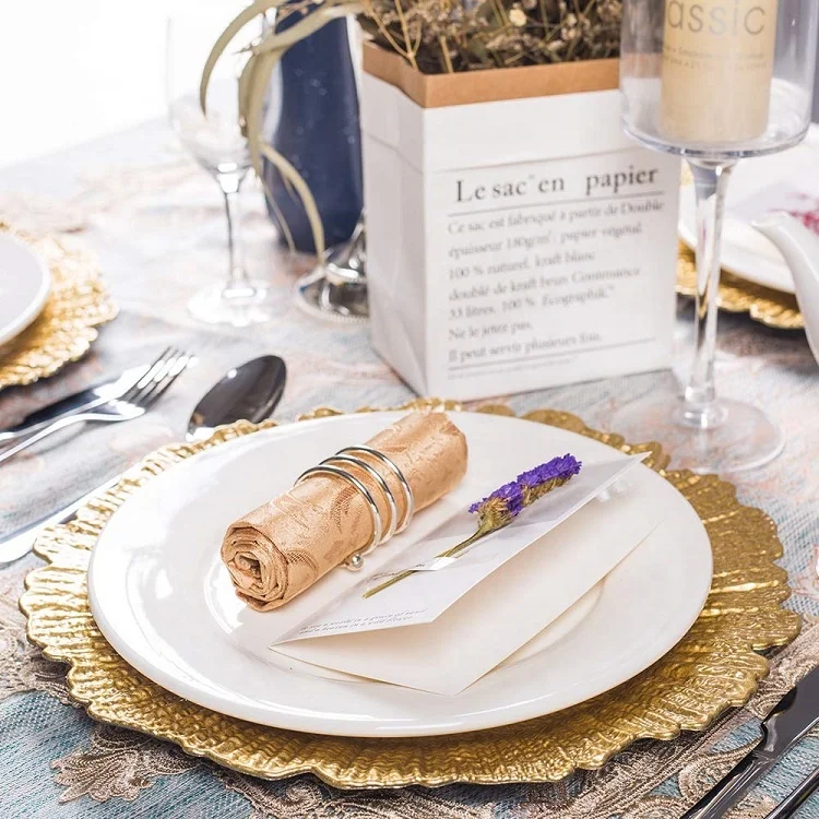 Wholesale Luxury Style Table Decoration Round Plastic Gold Reef Charger Plate Under Plates for Wedding Party