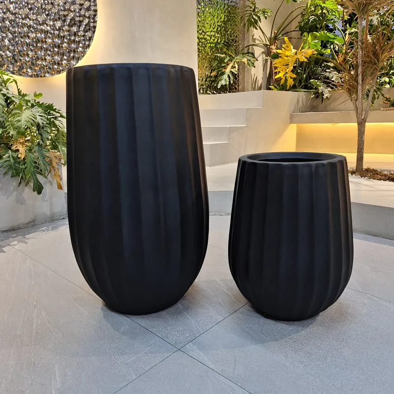 China Manufacturer Wholesale Big Flower Vase Fiberglass Tree Pots Outdoor Decor Planters Fibre Clay Pots for Plants