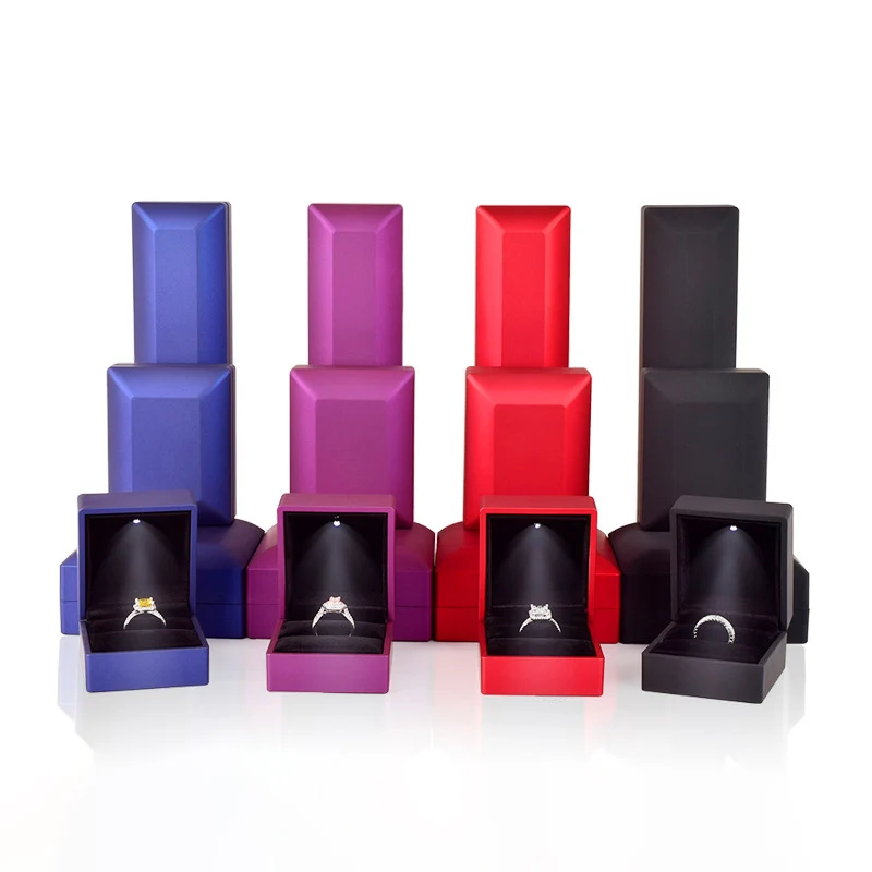 Wholesale Luxury Leather Velvet Jewelry Accessories Box With LED Light Custom Necklace Jewelry Packaging Paper Box With Logo