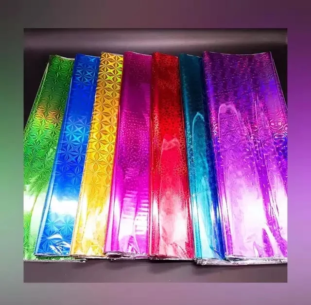 
 Голографическая пленка для упаковки подарков  