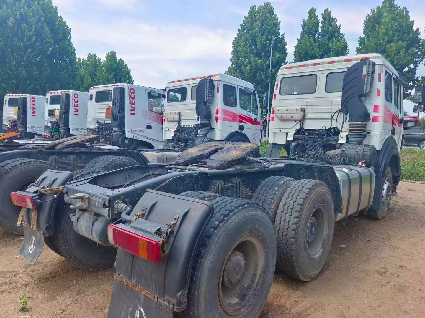 Hot Selling Mitsubishi Manual Beiben 6x4 Euro 5 Transport Tractor New 380 Horsepower Diesel Fuel Left Fast Second-Hand Cheap