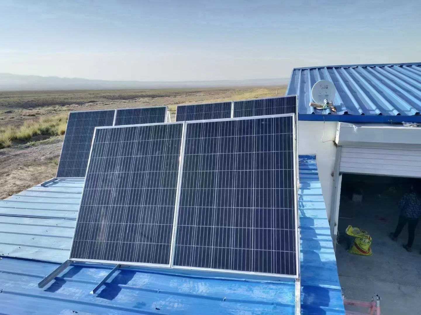 Complete 3KW to 10KW Off-Grid Solar Energy System Lifepo4 Battery with 10KWH Capacity for Home Use