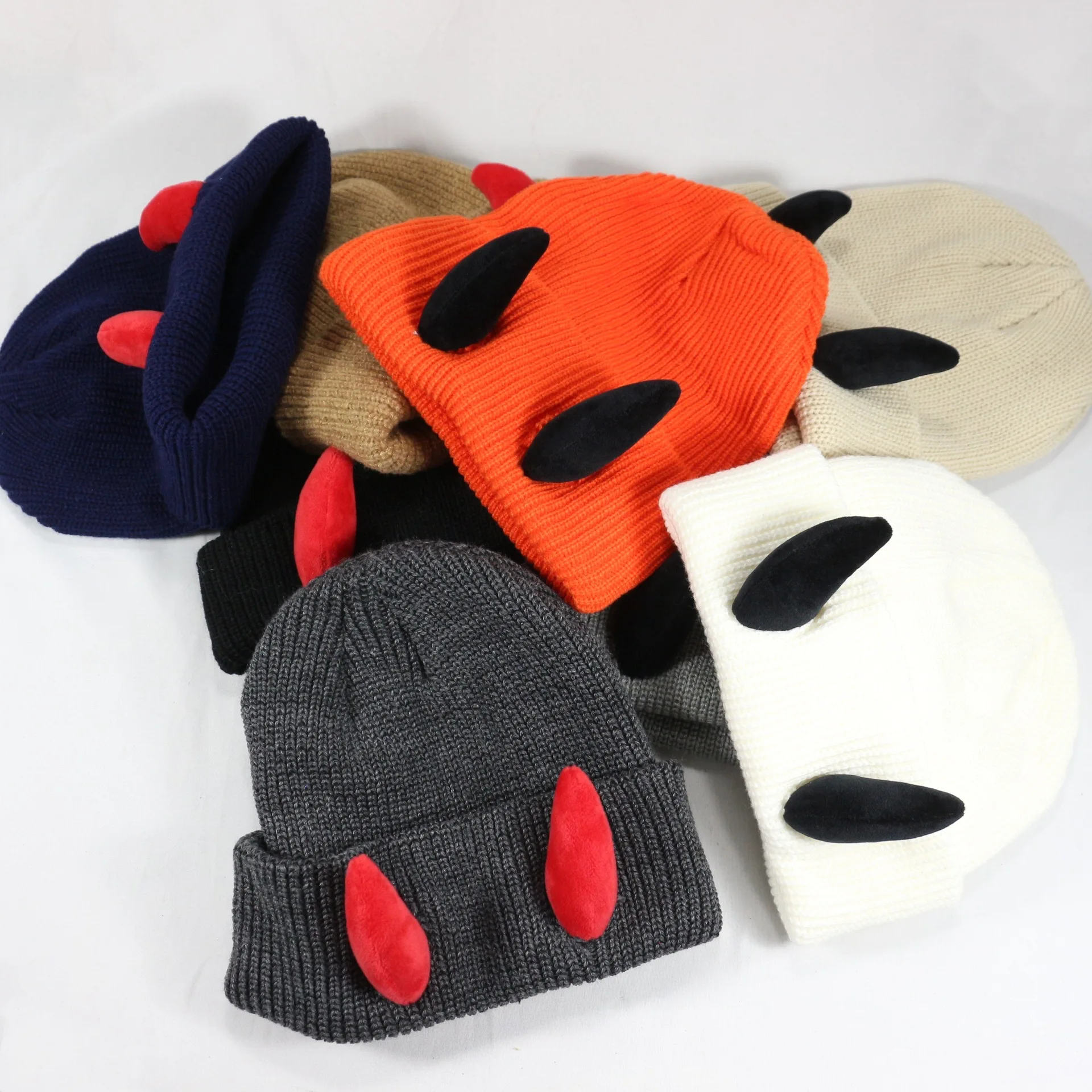 Custom Winter Halloween Funny Distressed Demon Devil Horns Cuffed Acrylic Knitted Beanie Hat With Horns