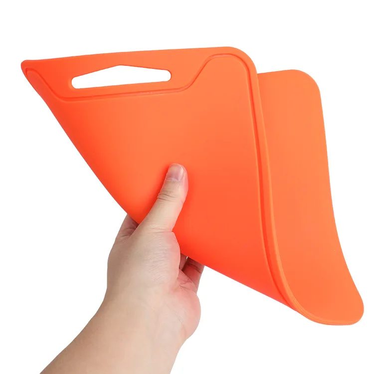 Multi Function Silicone Cutting Board for Fruit and Vegetable Silicone Chopping Board 30*22cm 310G
