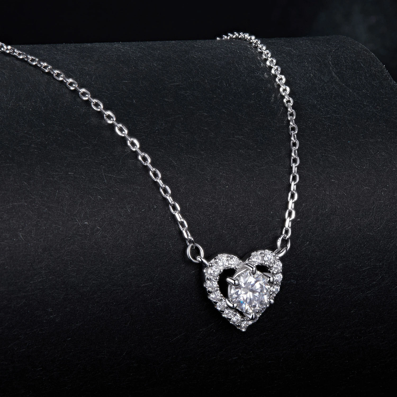 Real D Color 0.5 Carat Moissanite Love Necklace Wedding Romantic Proposal 925 Sterling Silver Heart Shaped Clavicle Chain