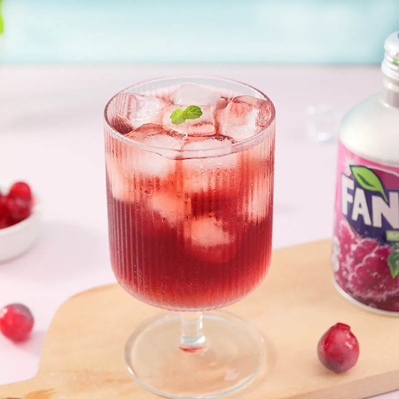 Japan Carbonated Drinks 300ml Grape White Peach Flavor Carbonated Soft Drink Soda Water Aerated Sparkling Water