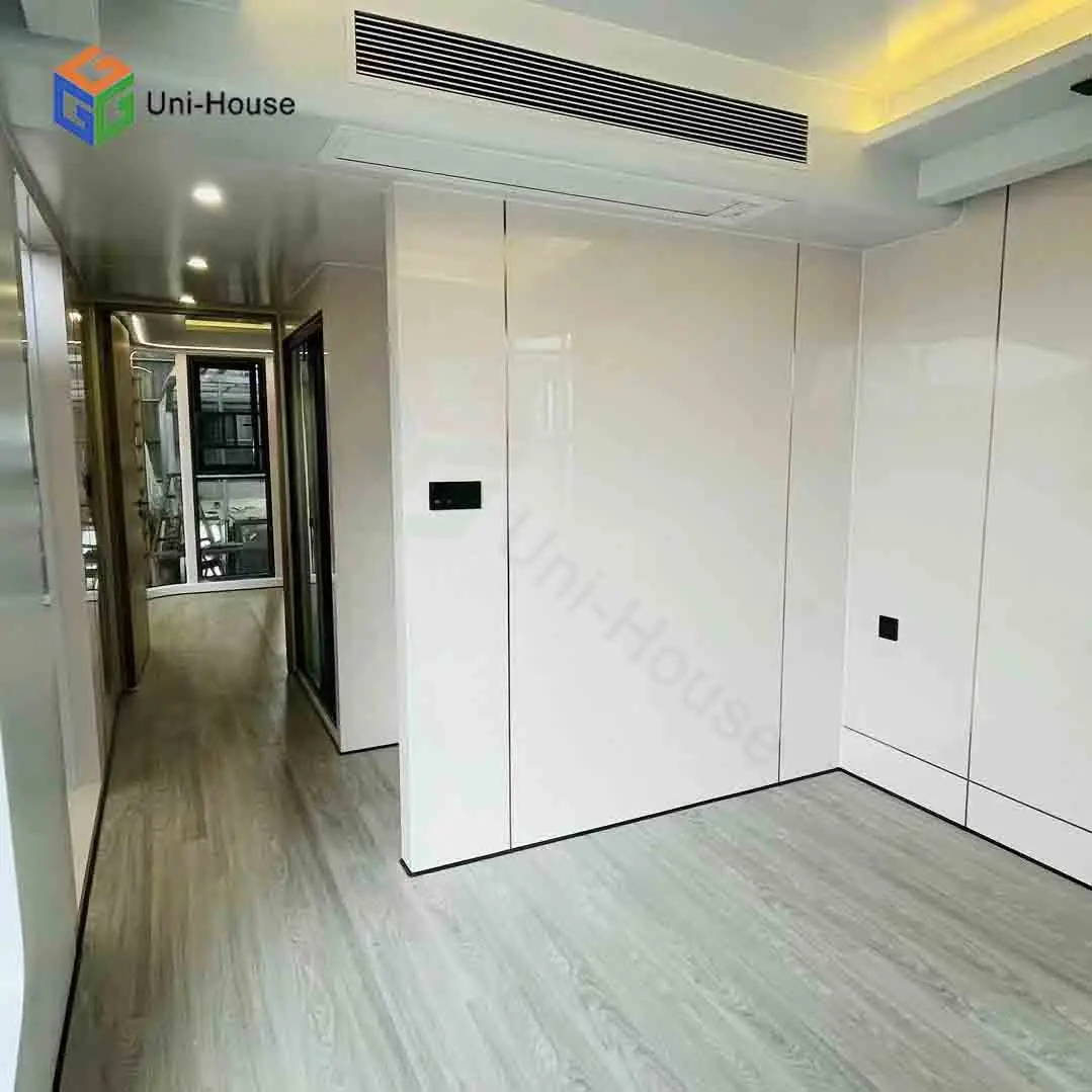 Outdoor Hotel Residential Space Capsule House Modular Durable Luxury Mini Tiny Prefab Container House With Bathroom Kitchen