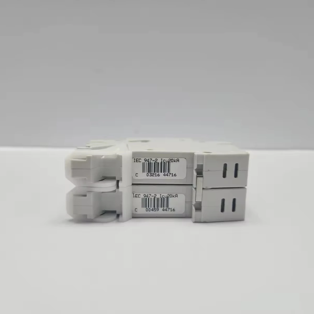 MCB C4 TWO POLE MINIATURE CIRCUIT BREAKER_f89f9583 Module in Stoock