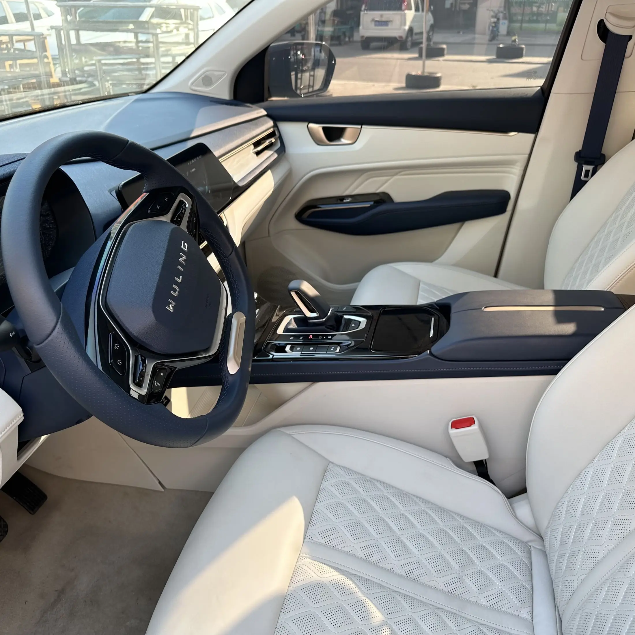 2023 2.0L Dht Hybrid Cars 5Door 6Seats Large Space Family Business New Energy Automobile Wuling Kaijie Victory