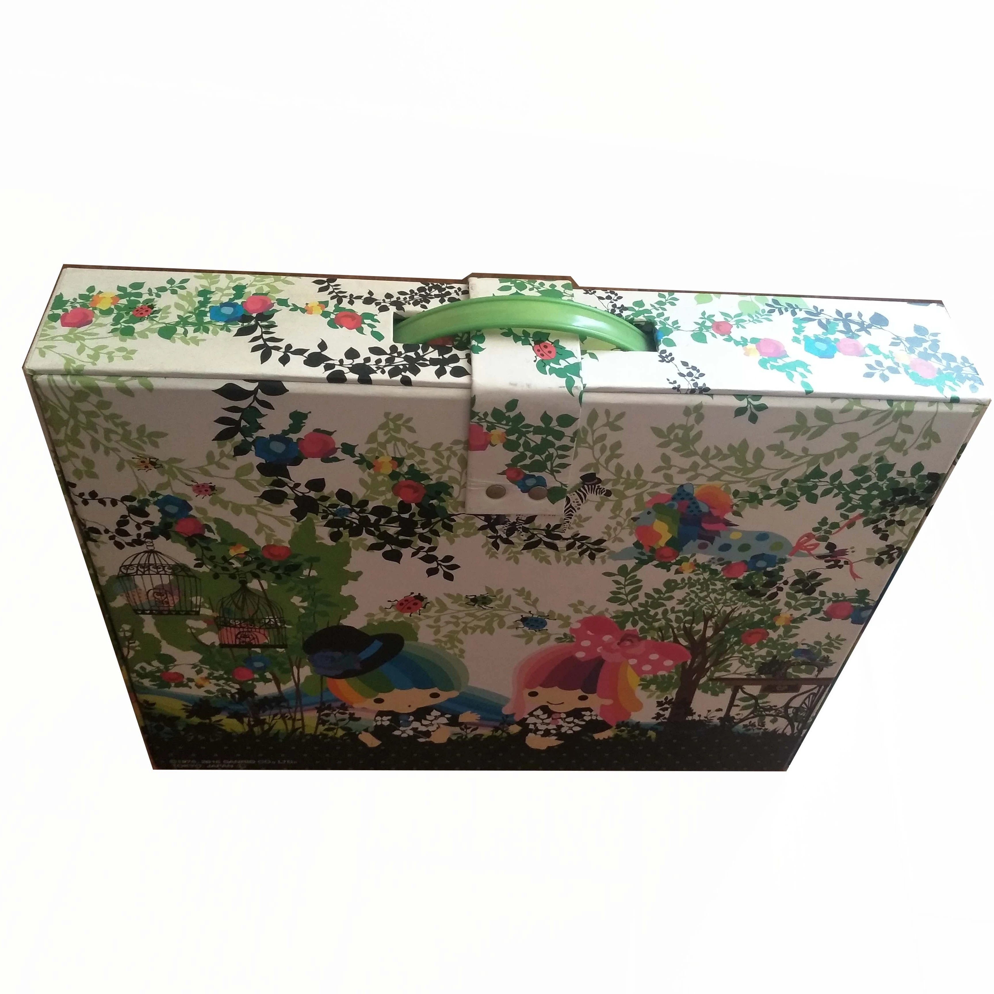Paperboard Material and Art Paper Type gift box with the plastic handle